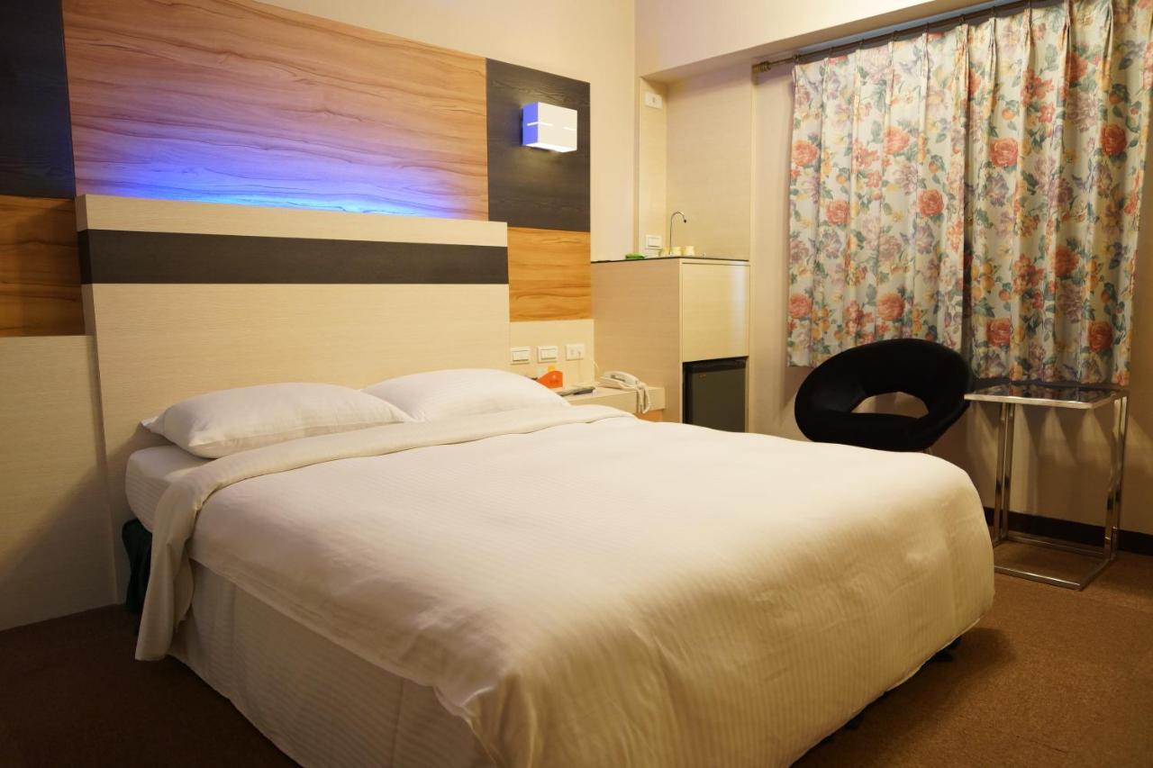 Ying Dai Hotel تاينان المظهر الخارجي الصورة