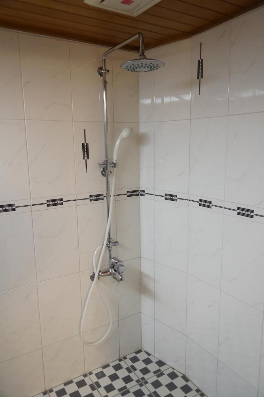 Ying Dai Hotel تاينان المظهر الخارجي الصورة