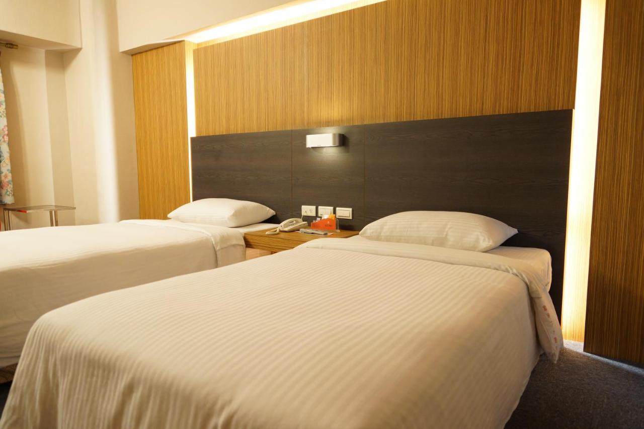 Ying Dai Hotel تاينان المظهر الخارجي الصورة