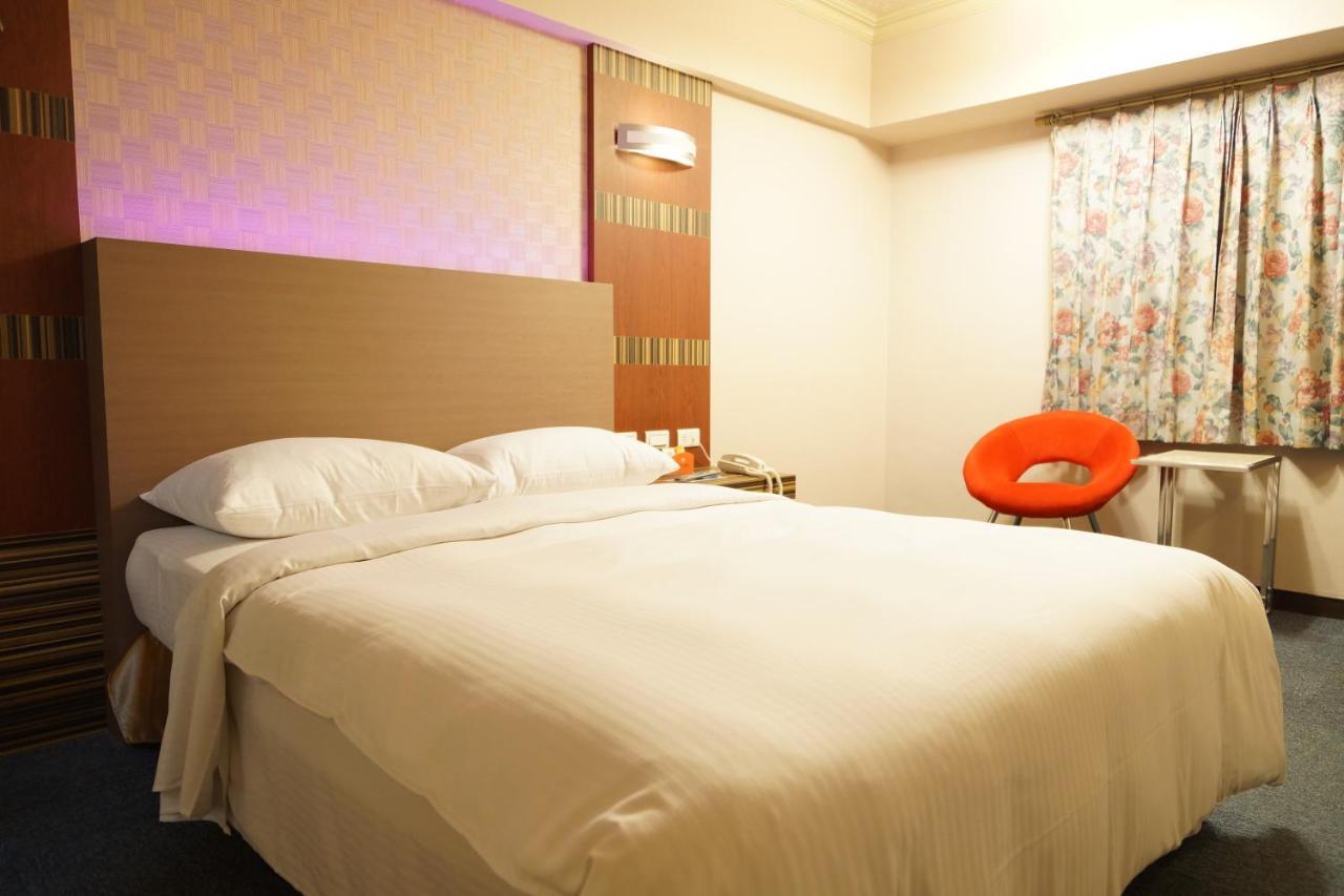 Ying Dai Hotel تاينان المظهر الخارجي الصورة
