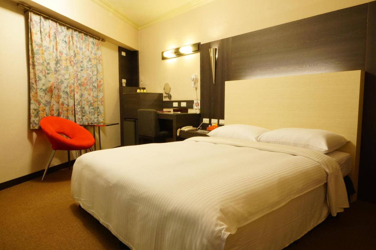 Ying Dai Hotel تاينان المظهر الخارجي الصورة